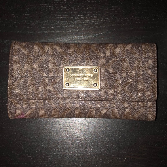 Michael Kors Handbags - MK wallet Michael Kors Handbags - MK wallet